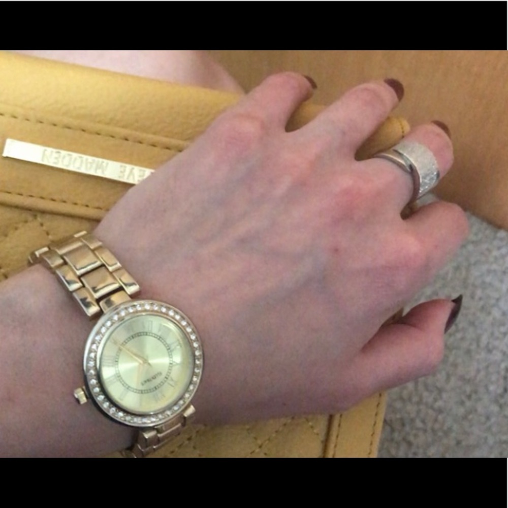 Luxurious Gold Watch